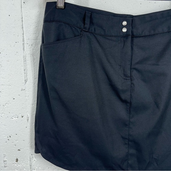 Adidas Women’s size 12 Essential Three Stripe Black Skort - Picture 4 of 16